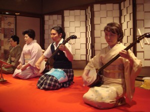「七三会」から、岩本美緒ちゃんが「勧進帳」で出演。 立派に弾けました。
