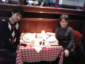 横浜国大大学院生のかわいい男の子と、一緒に朝食