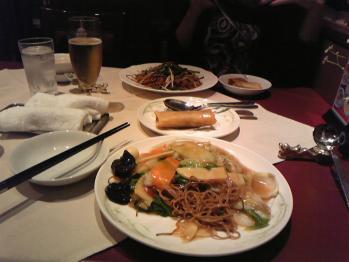 時間が迫っていたので、中華料理を軽く食べて・・・